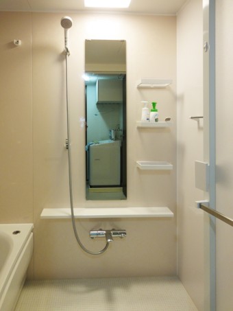 シンクもカウンターもひろびろL字型対面キッチン